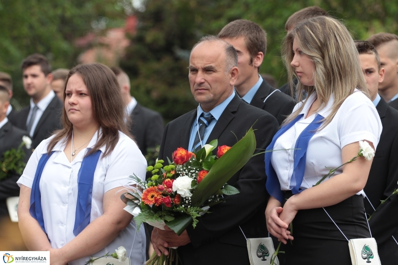 Elballagtak a lippaisok I.