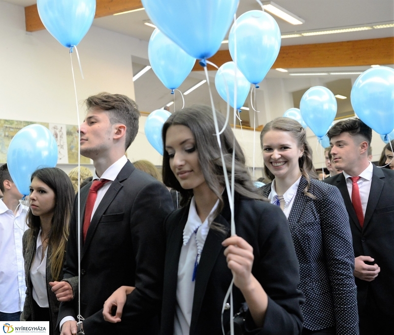 Esős ballagás a Krúdyban