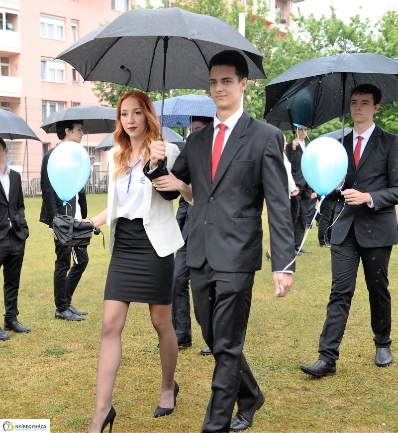 Esős ballagás a Krúdyban