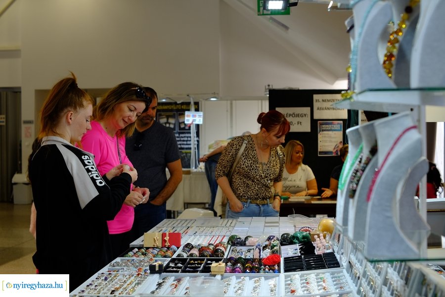 35. Ásványbörze Nyíregyházán