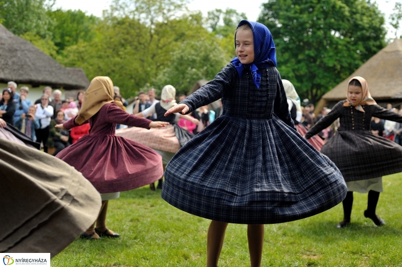 Falusi Majális a Múzeumfaluban