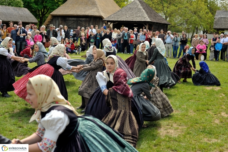 Falusi Majális a Múzeumfaluban