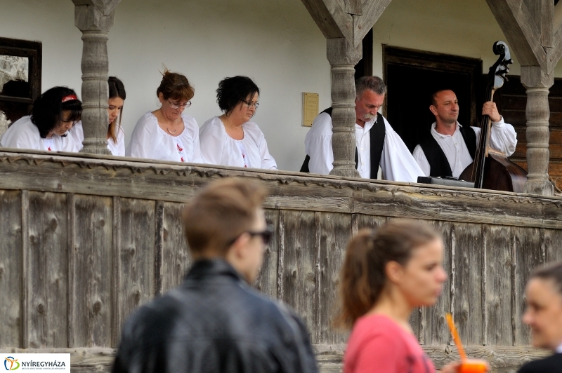 Falusi Majális a Múzeumfaluban