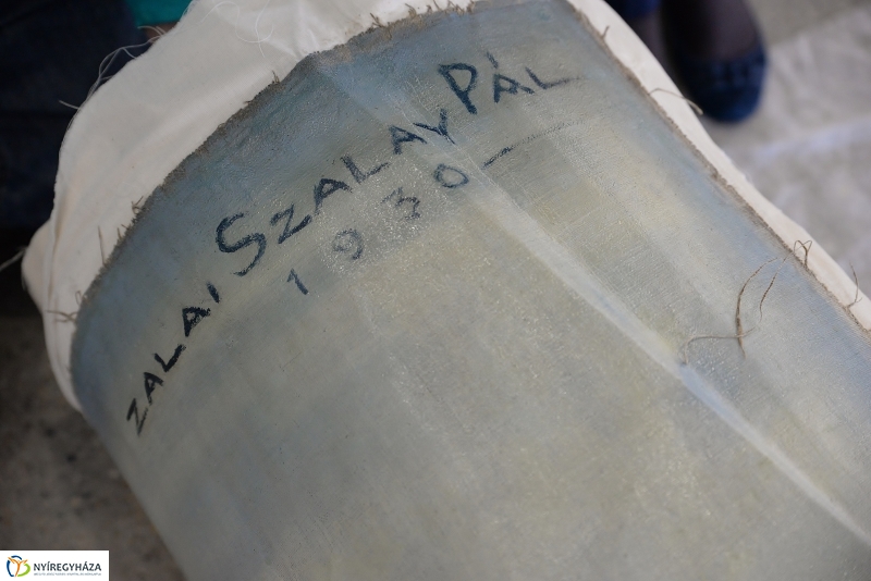 Megérkezett az óriásfestmény