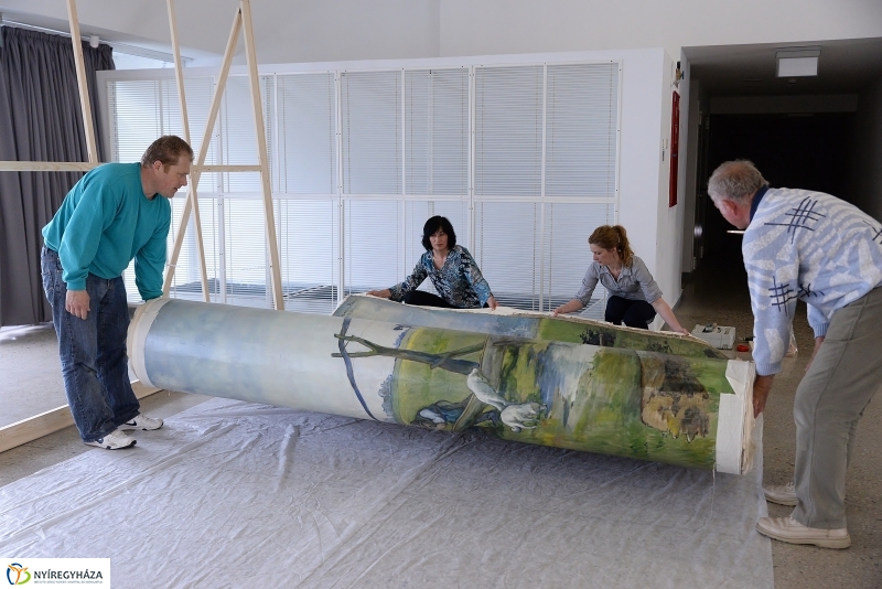 Megérkezett az óriásfestmény