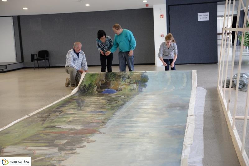 Megérkezett az óriásfestmény