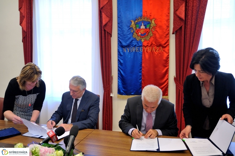 Partnerségi megállapodás a Városházán