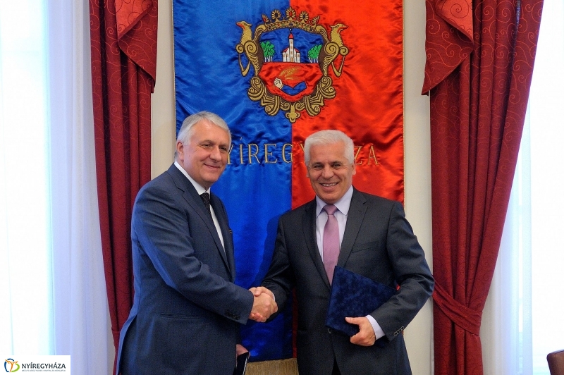 Partnerségi megállapodás a Városházán