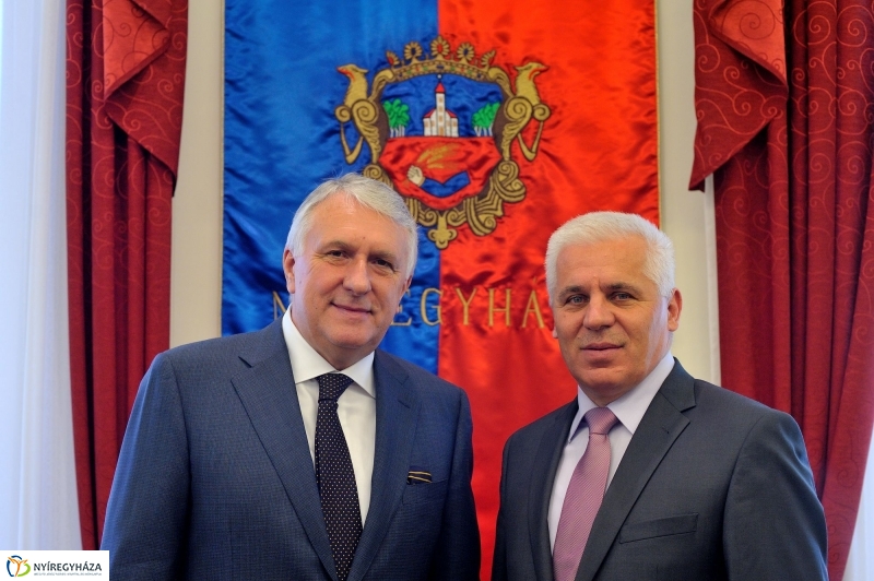 Partnerségi megállapodás a Városházán