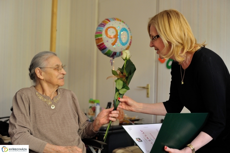 Szépkorú köszöntése Szántó Mihályné