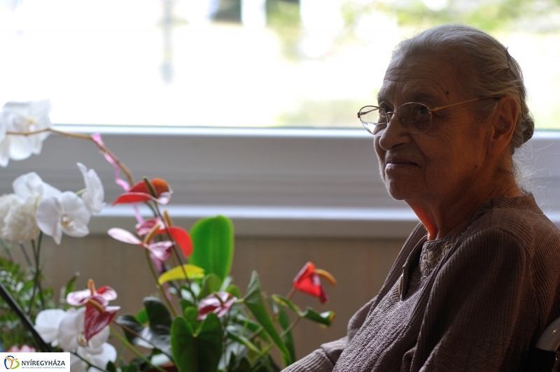 Szépkorú köszöntése Szántó Mihályné