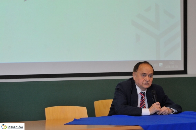 Torgyán József a Nyíregyházi Egyetemen