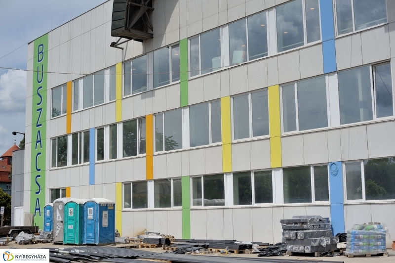 Munkálatok a sportcsarnokban