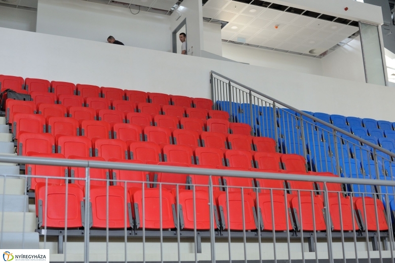Munkálatok a sportcsarnokban