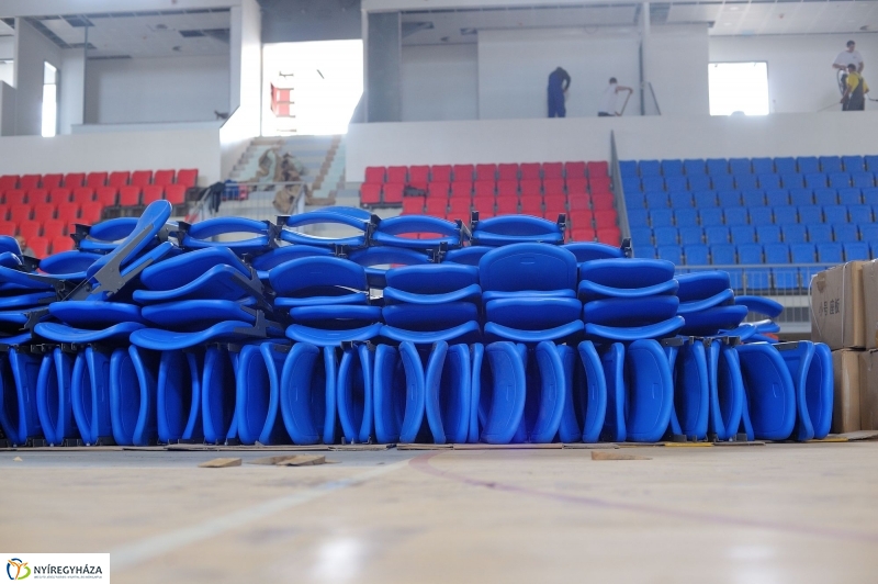 Munkálatok a sportcsarnokban