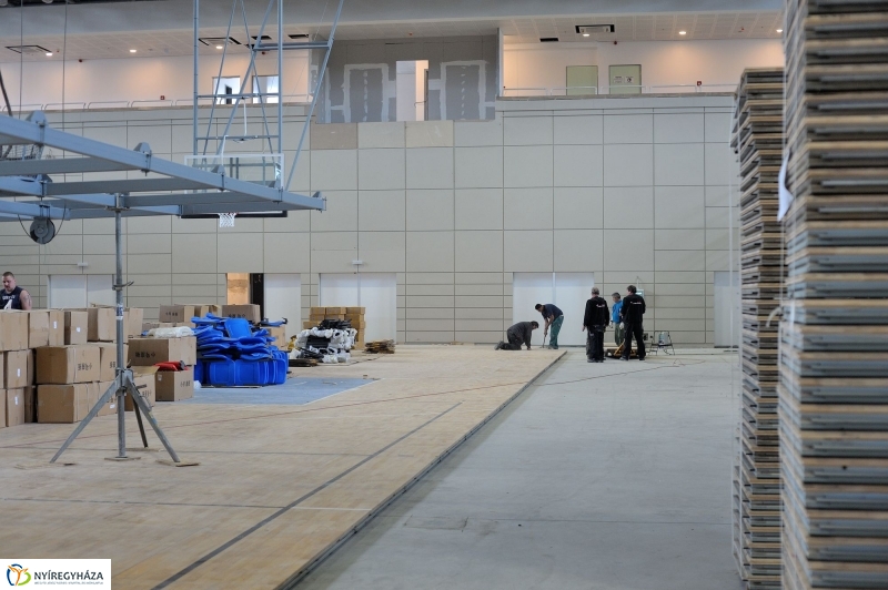Munkálatok a sportcsarnokban