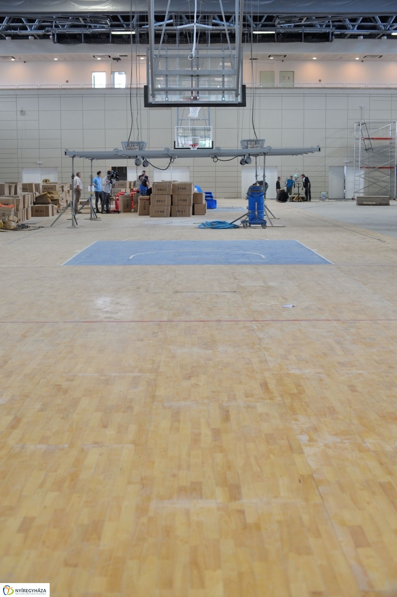 Munkálatok a sportcsarnokban