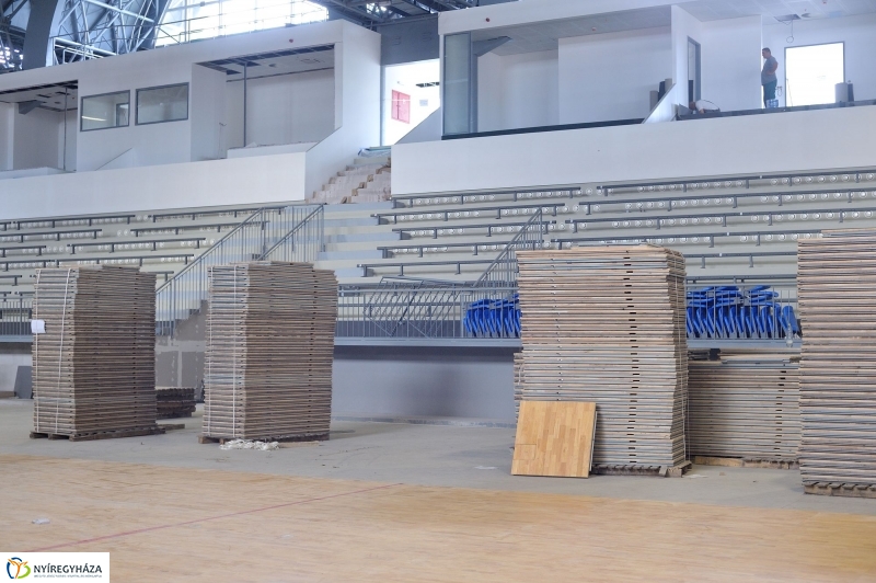 Munkálatok a sportcsarnokban