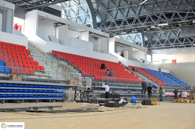 Munkálatok a sportcsarnokban