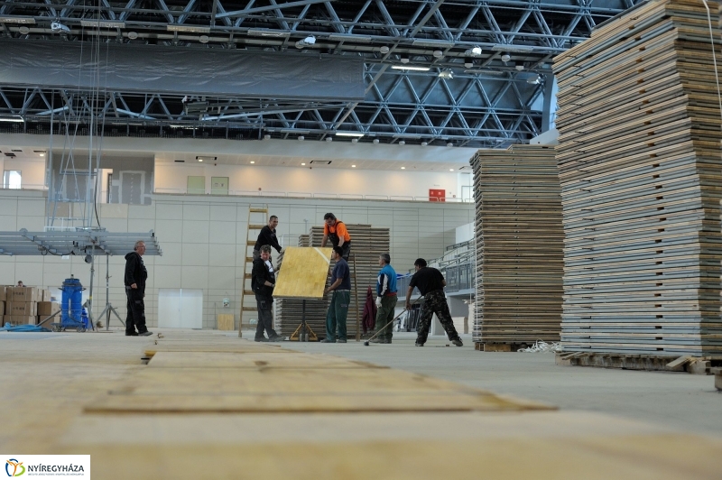 Munkálatok a sportcsarnokban