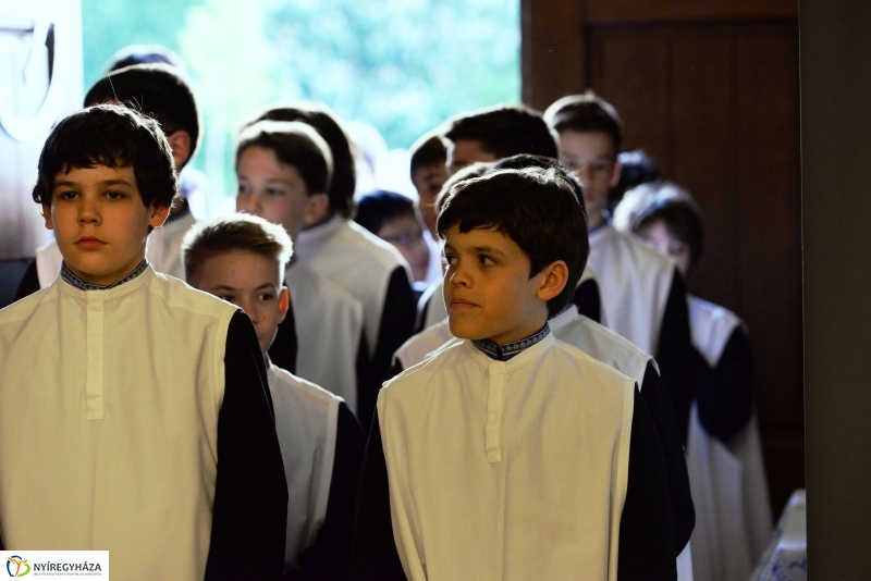 A MONTSERRATI APÁTSÁG fiúkórusa Nyíregyházán lépett fel