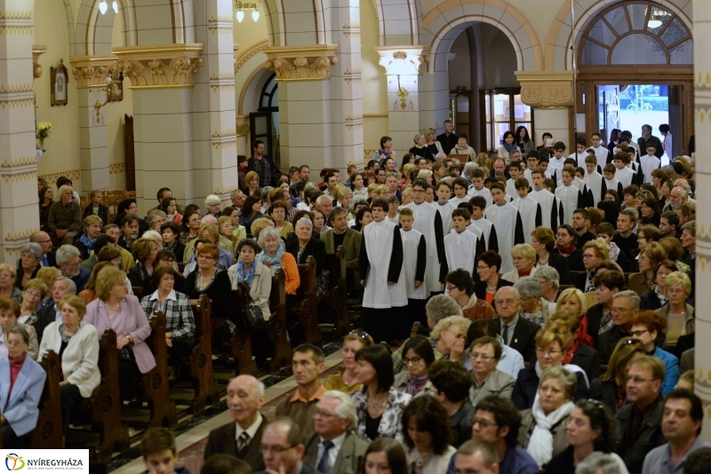 A MONTSERRATI APÁTSÁG fiúkórusa Nyíregyházán lépett fel