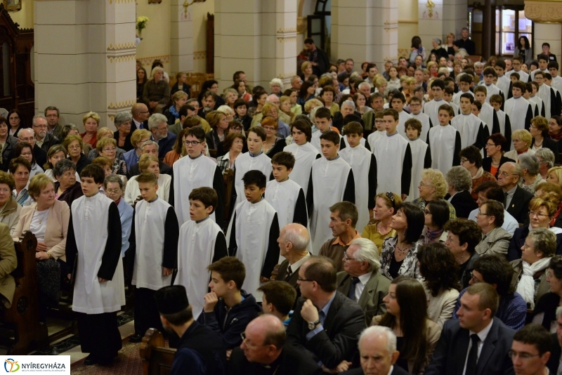 A MONTSERRATI APÁTSÁG fiúkórusa Nyíregyházán lépett fel