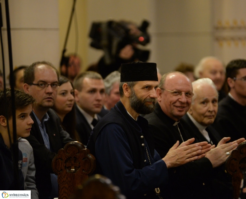 A MONTSERRATI APÁTSÁG fiúkórusa Nyíregyházán lépett fel