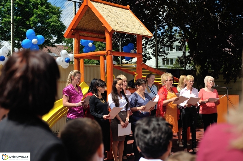 Játszóteret adtak át