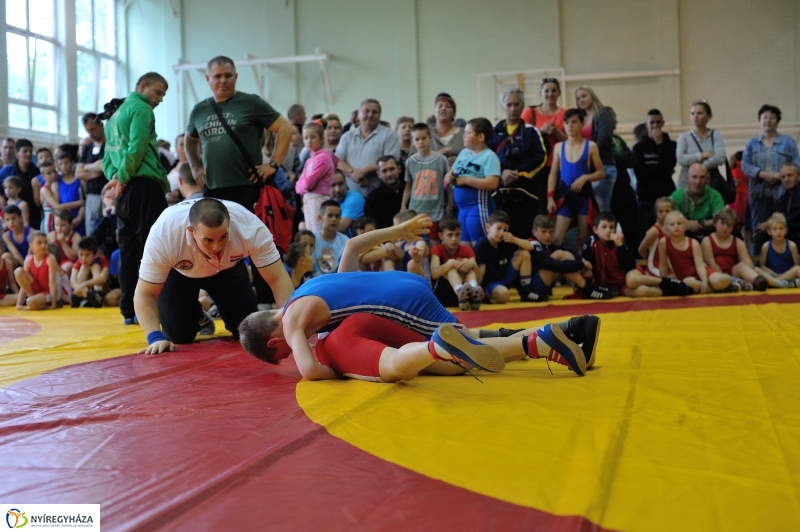 Birkózás a Zrínyi gimnáziumban