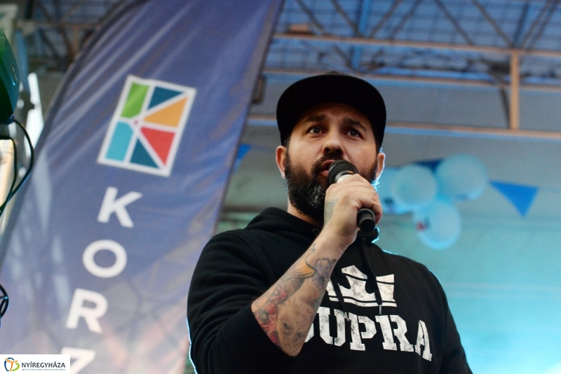 A Magna Cum  Laude is fellépett a Korzó születésnapon