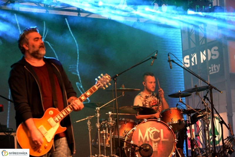 A Magna Cum  Laude is fellépett a Korzó születésnapon