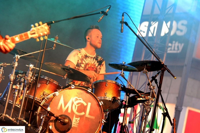 A Magna Cum  Laude is fellépett a Korzó születésnapon