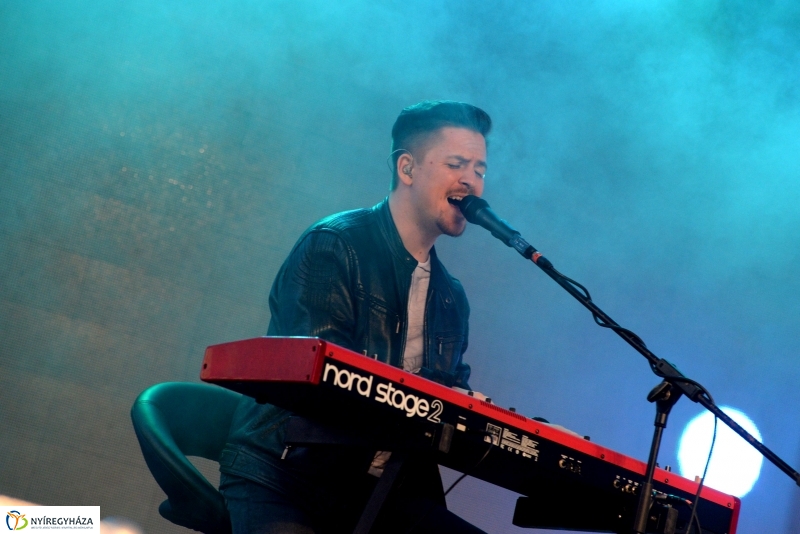 A Magna Cum  Laude is fellépett a Korzó születésnapon