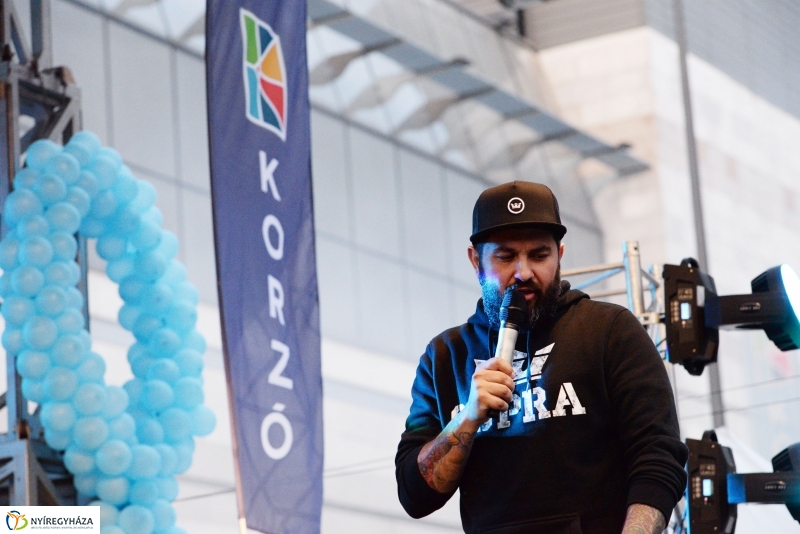 A Magna Cum  Laude is fellépett a Korzó születésnapon