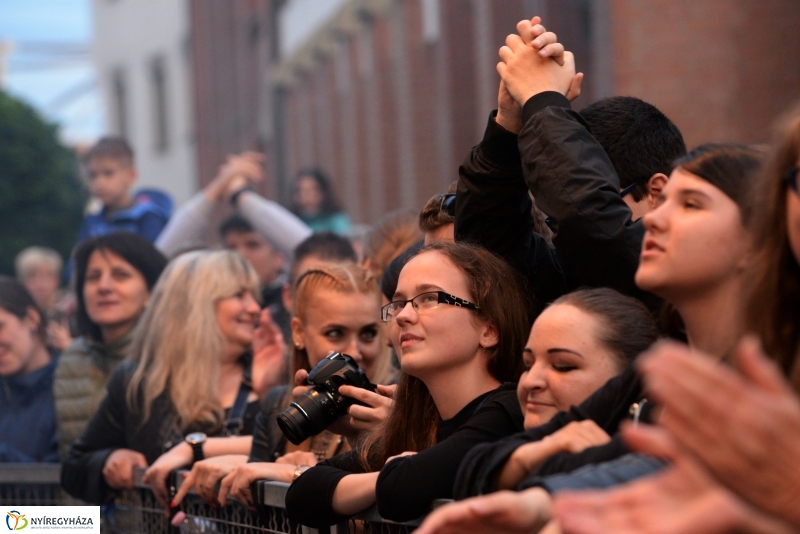A Magna Cum  Laude is fellépett a Korzó születésnapon