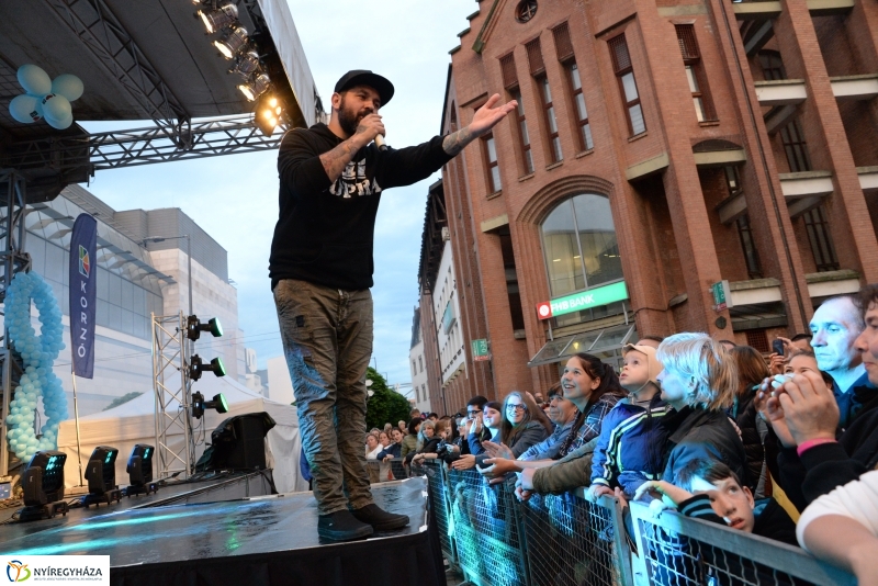 A Magna Cum  Laude is fellépett a Korzó születésnapon