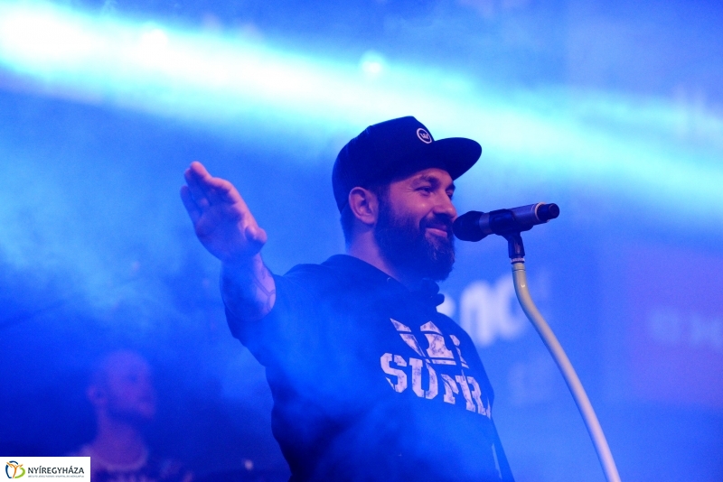 A Magna Cum  Laude is fellépett a Korzó születésnapon