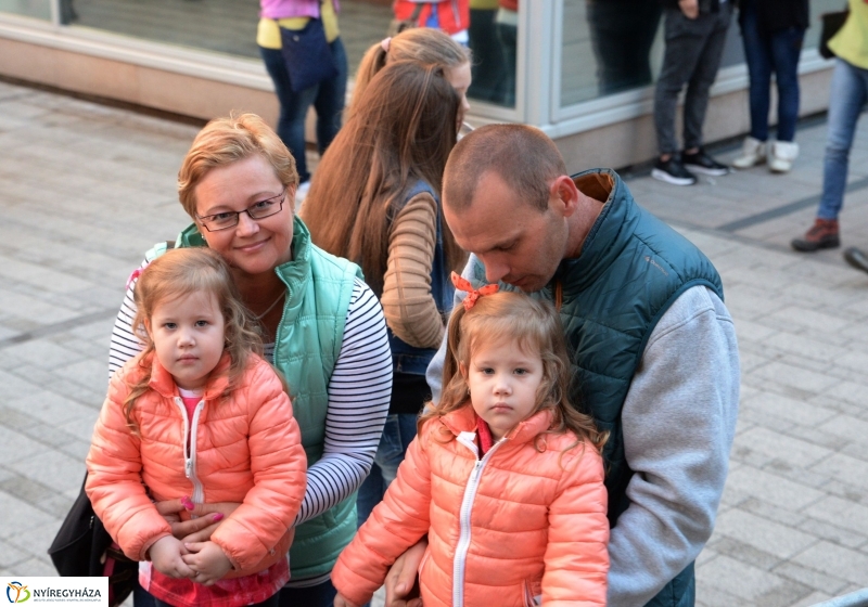 A Magna Cum  Laude is fellépett a Korzó születésnapon