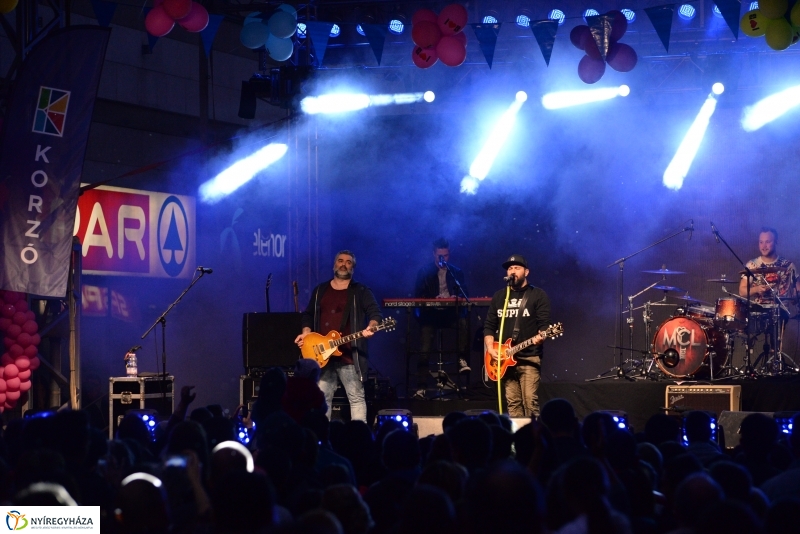 A Magna Cum  Laude is fellépett a Korzó születésnapon