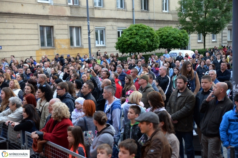 A Magna Cum  Laude is fellépett a Korzó születésnapon