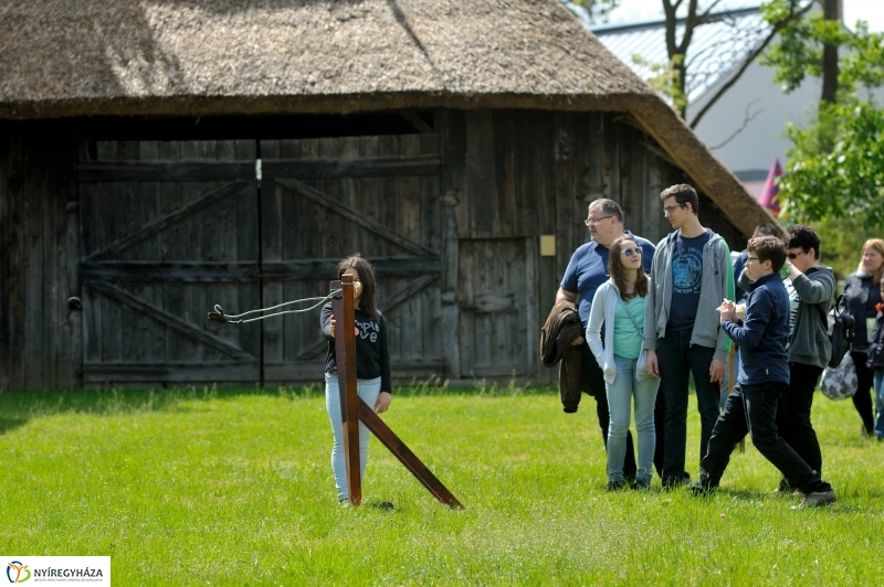 Pünkösdölés a Múzeumfaluban
