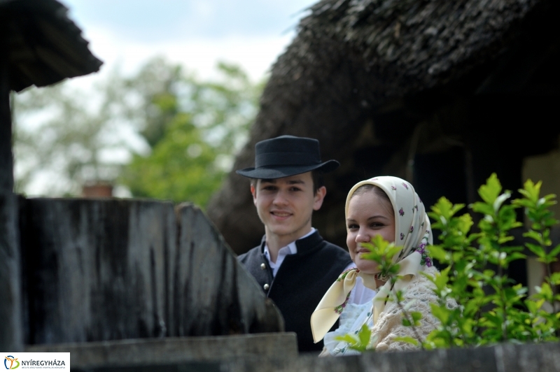 Pünkösdölés a Múzeumfaluban