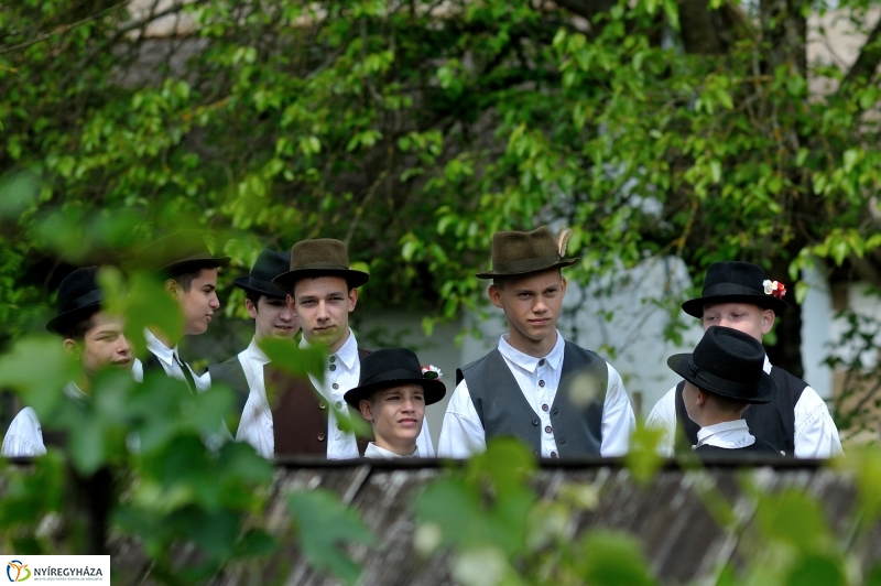 Pünkösdölés a Múzeumfaluban