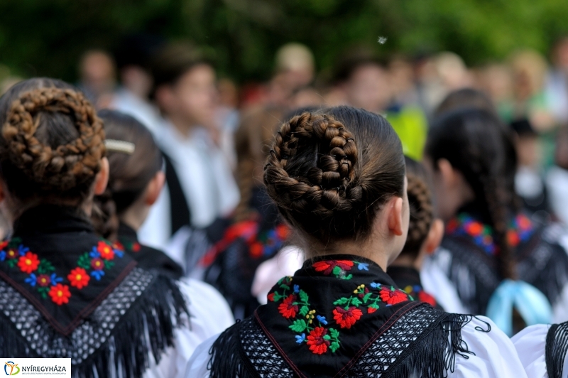 Pünkösdölés a Múzeumfaluban