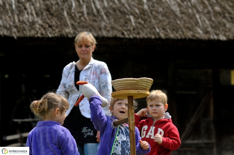 Pünkösdölés a Múzeumfaluban