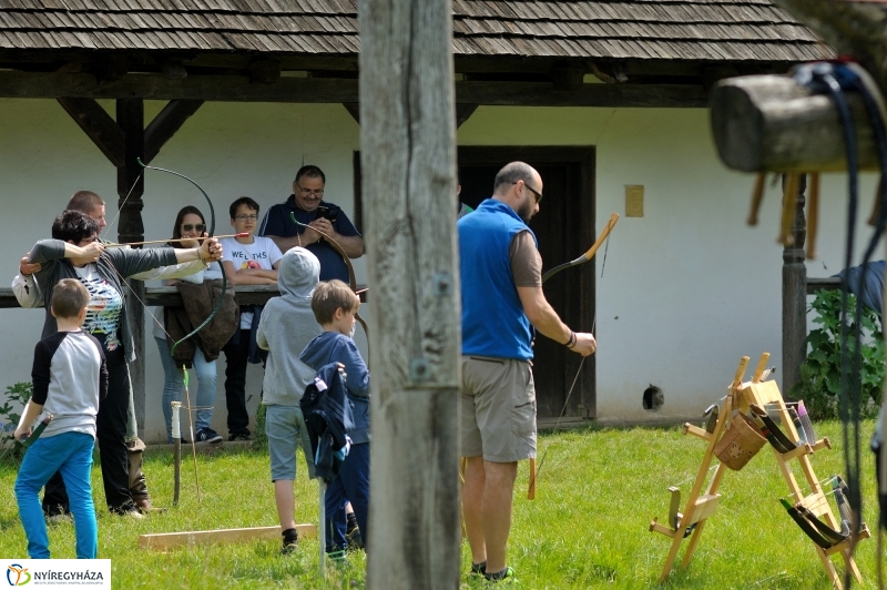 Pünkösdölés a Múzeumfaluban