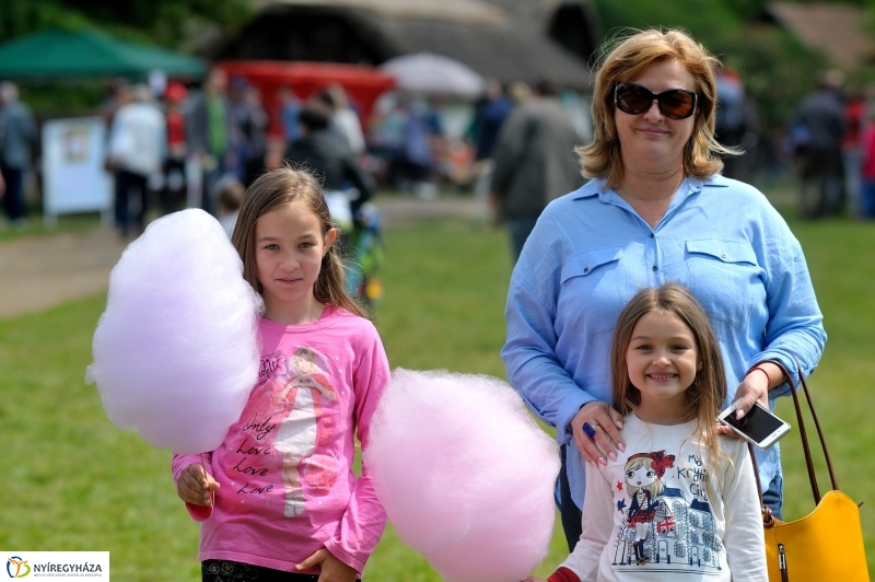 Pünkösdölés a Múzeumfaluban