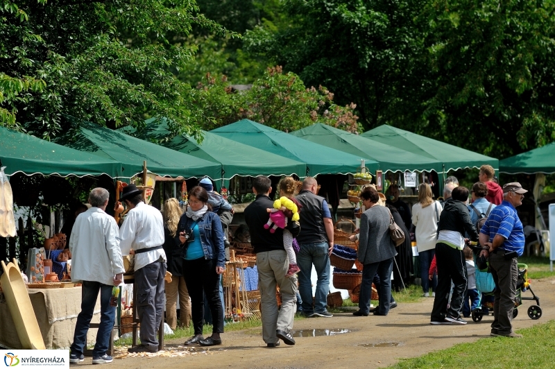 Pünkösdölés a Múzeumfaluban