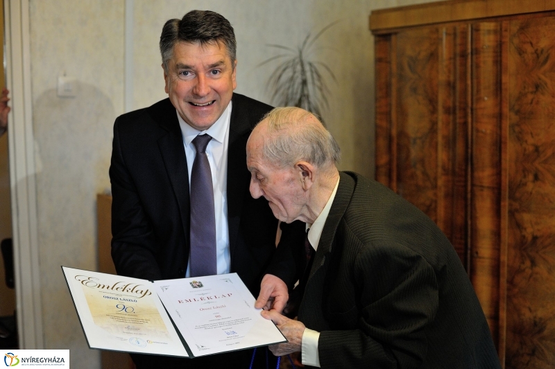 Szépkorú köszöntése - Orosz László